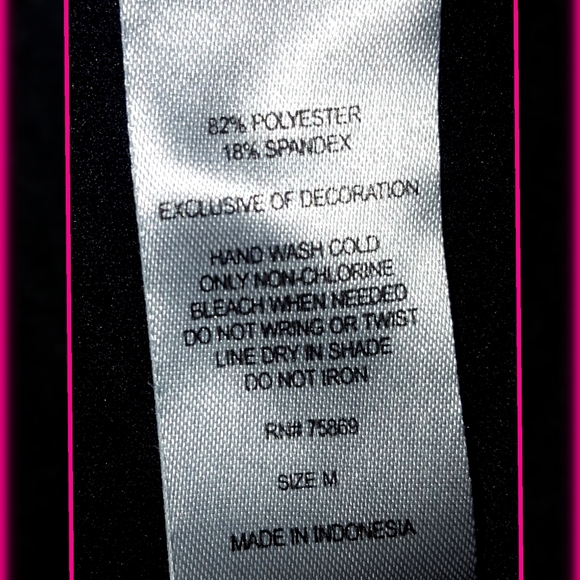 Hula Honey Bikini Top w/ mesh cleavage - Picture 6 of 6